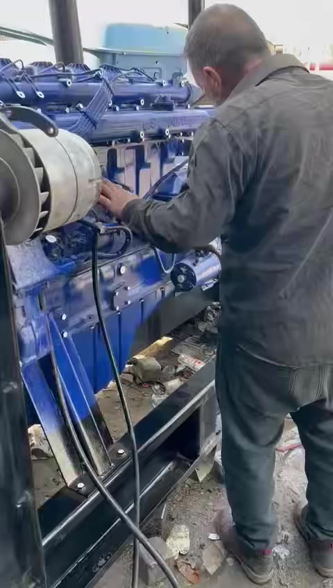 مولد بومة 95 قبق بلاستك ستندر تجفيت جديد  بم نوزل جديد توليد 200  مكانها بغداد السعر 48 وبيها مجال قليل اي استفسار هذا رقمي ***********
