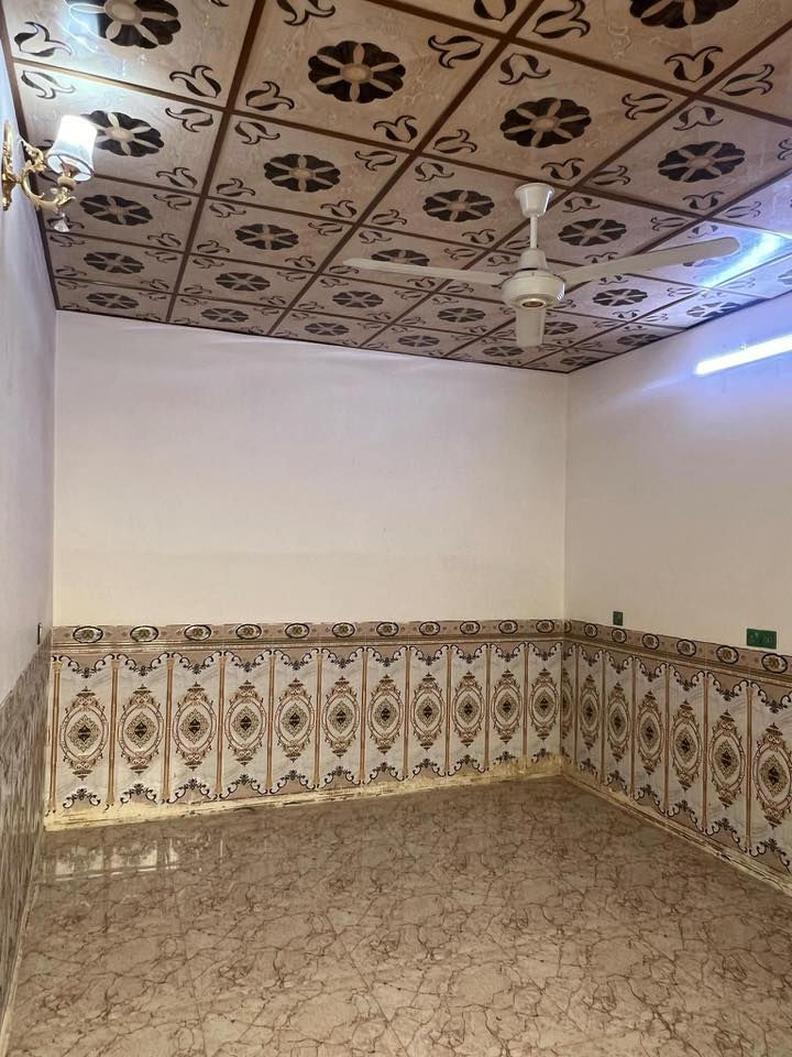 السلام عليكم
اعلان 
يوجد مشتمل  للايجار طابق ارضي بناء حديث جديد يحتوي على غرفتين نوم وصالة واستقبال ومطبخ ومخزن وحمام شرقي وغربي مفصولات وحما خارجي وكراج سيارة 

العنوان:تكريت قرب التقاعد
سعر الايجار 350الف بالشهر
للمعلومات اتصل ***********
