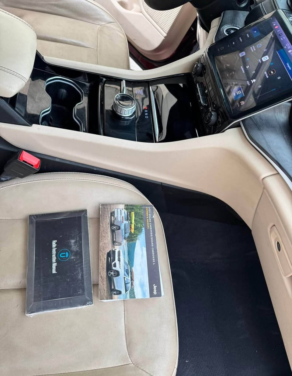 ‎السلام عليكم جيب كراند شيروكي لمتد مديل ٢٣ للبيع ماشيه ٨١ ألف ميل حادث جانبي بجم كبس‎ Singapore
