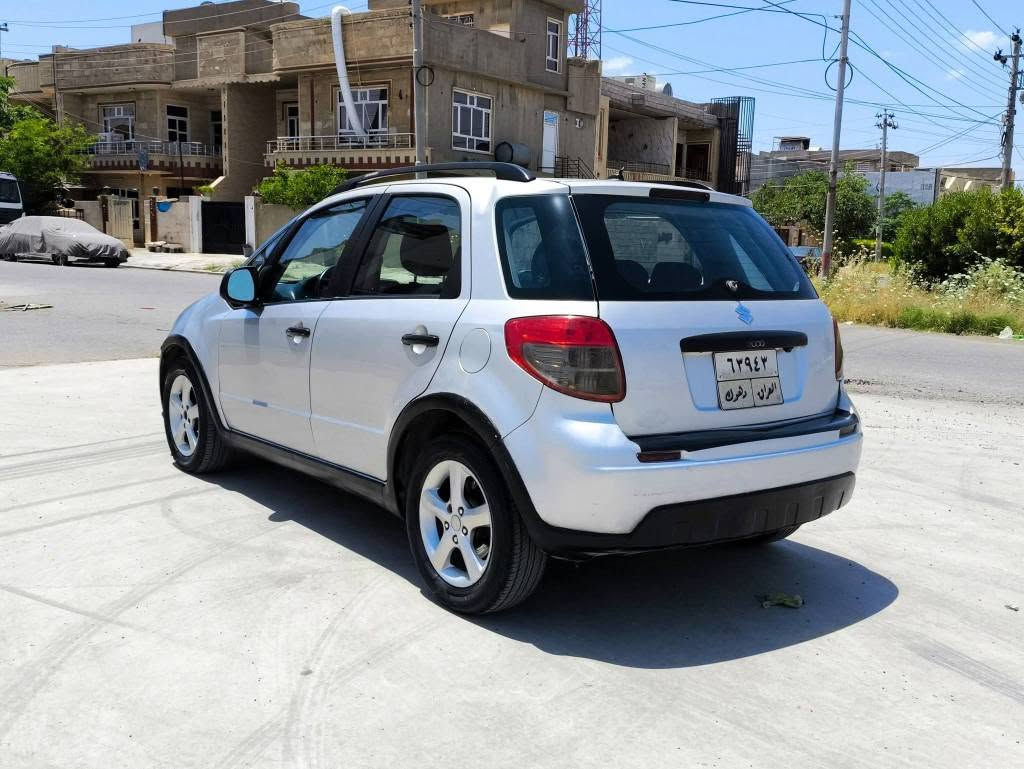 سازوکی SX4  مۆدیل 2008  تۆماتیک  
گێڕ و مەکینە و تەبرید بەشەرت
 تەحویل و  غەڕامە بەشەرت‌ بەناو خۆمە
  سەنەوی  بەسەرچووە 
 مواسەفات: 
 مەکینە گەورە و  ABS و شاشە ئایپاد  و دژە خلیسک و   وگێڕتۆماتیک و  سوکان ڤۆلیۆم  و چوارجام کارەبا و     و قفڵ مەرکەزی  ...
ڕەقەم دهۆکە و لەشاری هەولێرە 
 تەنها سێ پارچەی پیشەوەی سبوغە
 وچوار تایەی تازەی لەژێردان 
سعری 37 وەرەقە و مەجالێکی کەم

*********** أربيل, العراق
