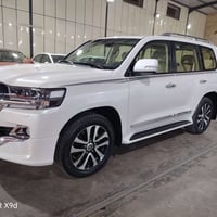 لاندكروز ٢٠١٩ ساز باب اول GXR (كراند تورنك) ماشيه ٨١الف مكفوله فول موص...