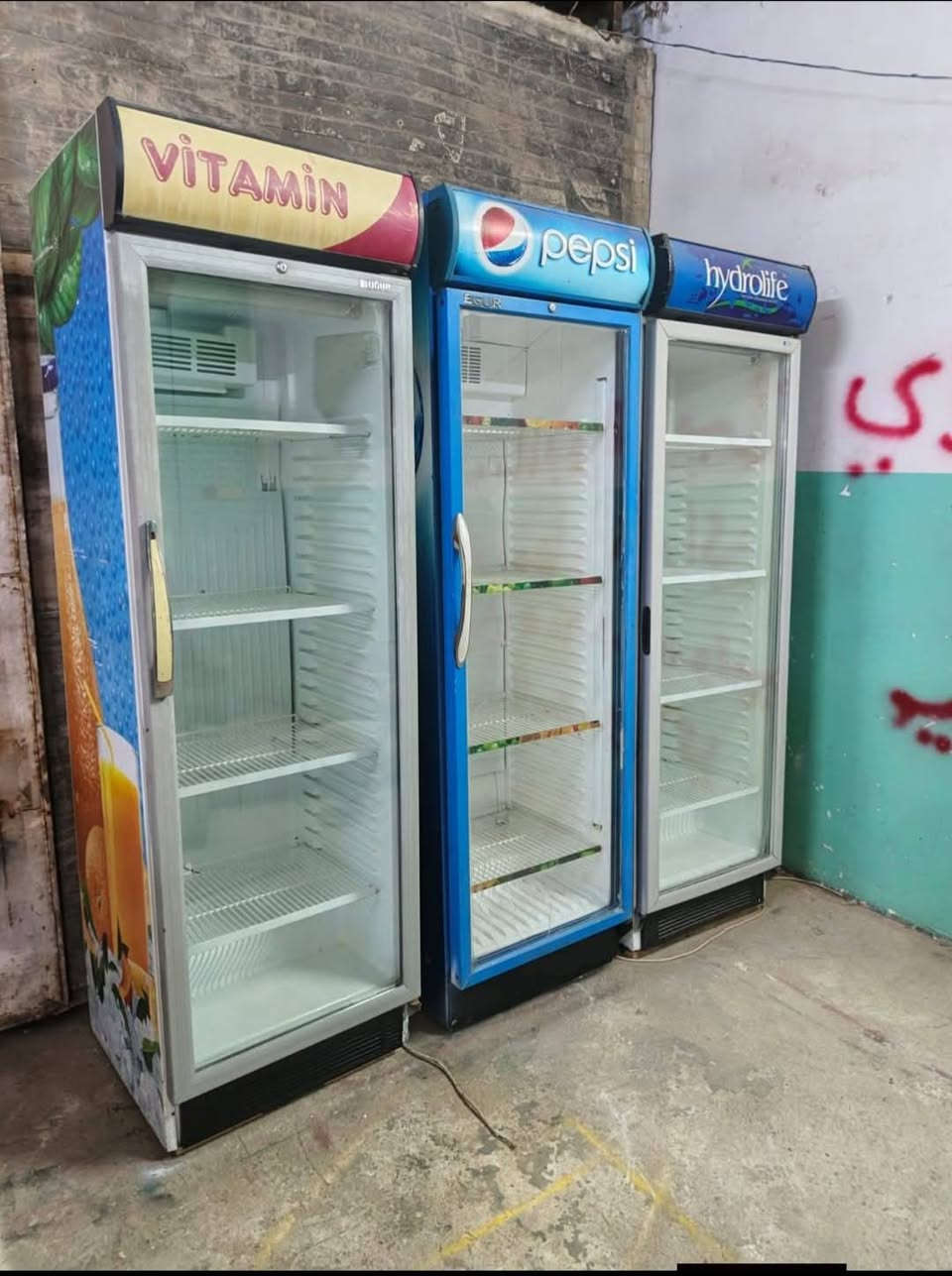 عارضات للبيع نضيفات كلش سعر لواحد 275عدد 10
العنوان واسط العزيزيه 
***********
