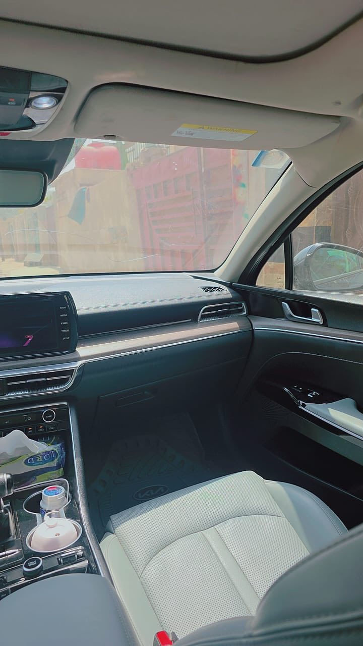 السلام عليكم كي 5موديل 23كلين بدون حادث بل عراق صار بيها حادث جاملغ خلفي صبغ ونص الباب الخلفي فول موصفات مكينه 1600تيربو مكان السياره بغداد السعر 145للتواصل ***********
