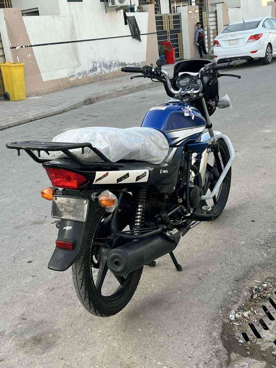 هيرو موديل 20 محرك مامفتوح دراجه. نضيفه وحلوه سعر 1300 وبيها مجال للطيبين مكات كوت كريميه
 رقم: ***********
