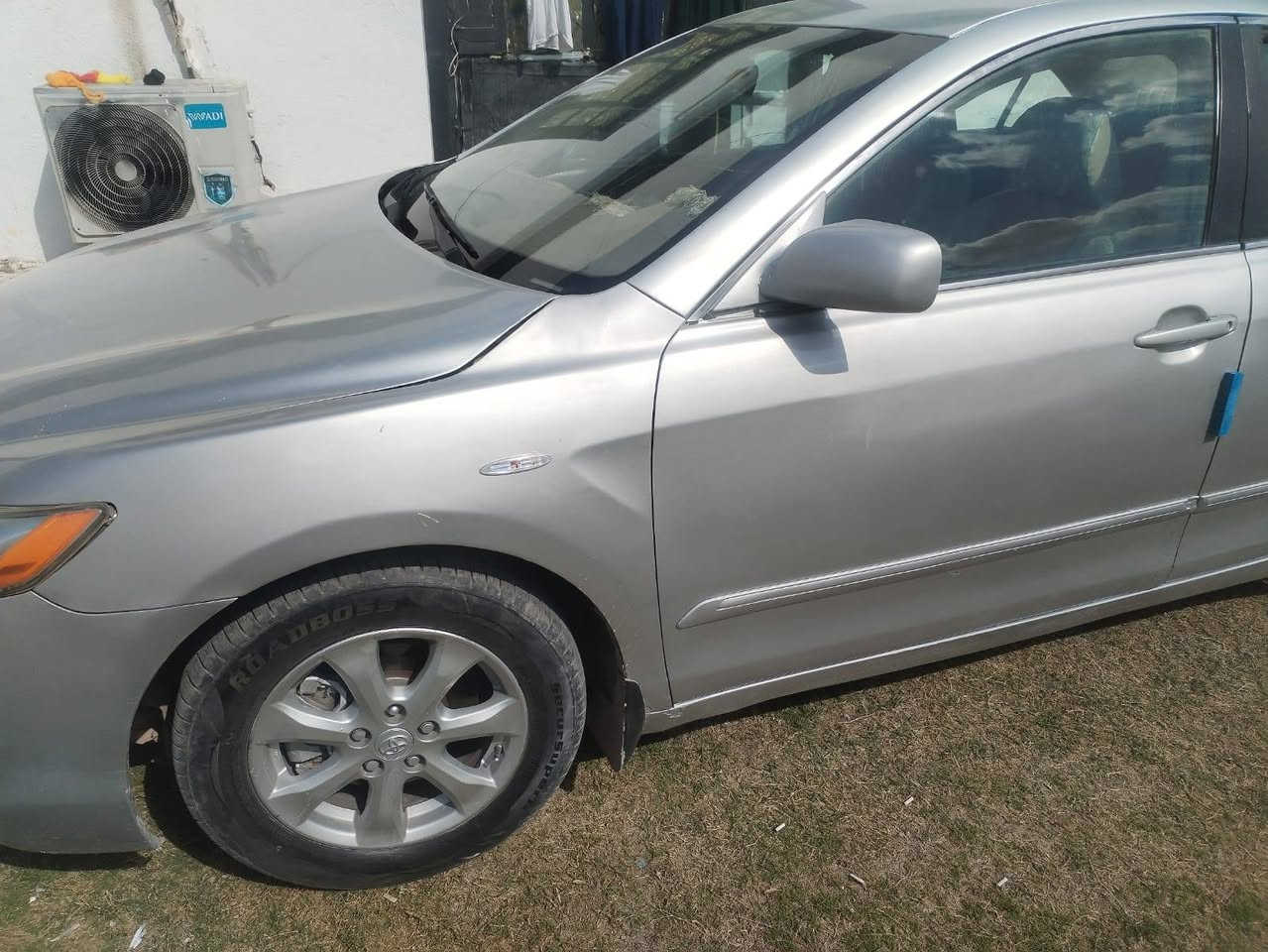 سلام عليكم كامري موديل 2007رقم ابقداد تحويل مباشر لسياراه كير ومحرك حلوه ياباني لسياره بيهاه صبق حزام لسياره نضيفه لسعر 82وبيهاه مجال حك لجيه لسكن صلاح الدين بلد لسحاقي رقم الهاتف ***********
