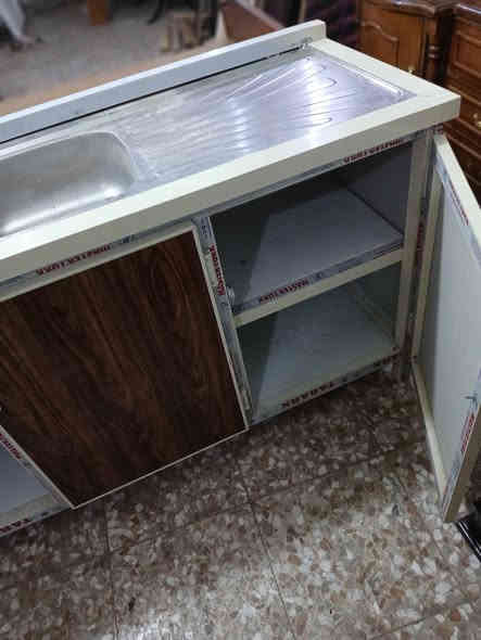 سنك نظيف جدا اخو الجديد ١٣٠ سعره بدون عمله الي يريده يتصل وماعندي توصيل*********** بغداد
