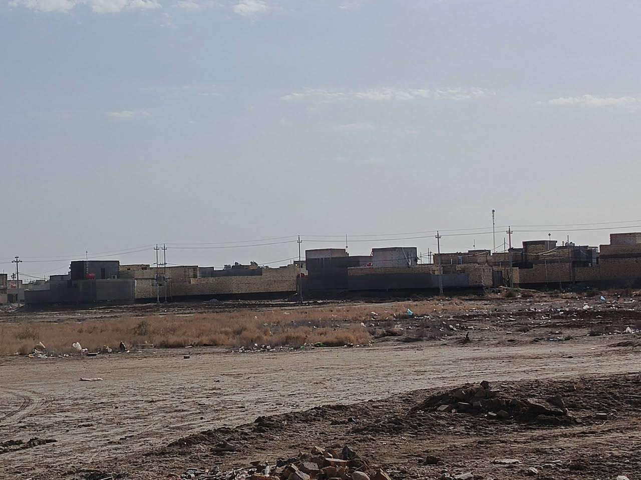 عرصه طابو صرف  لبيع
مساحه 300م مكان دغاره هور جبور خدمات متوفره 

أمامها متنزه ومستوصف الاستفسار الاتصال ع الرقم ***********
