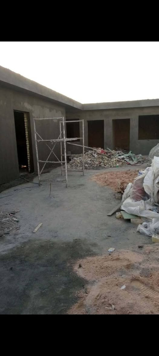 السلام عليكم خلفة مصري متفرغ خشن وناعم خارجي
وداخلي شغل تسليم هندسي المكان بغداد 
الرقم بيه وتس ***********

