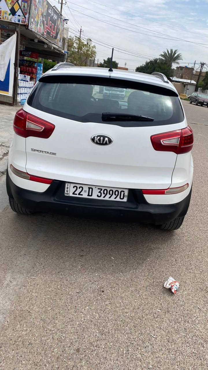 كيا سبورتج خليجي 2014 
مكفوله من الصبغ فول موصفات عدا البصمه 
بنراما لايت عدسه ٥ ويل كب تخم تاير جديد  حساسات خلفي رادار امامي شاشه كامره 
محرك ٢٠٠٠ السياره على وضع الشركه 
رقم مميز  
السياره نضيفه جدا 
هاتف *********** 
المكان بغداد 
السعر ١٦٨ بغداد, العراق
