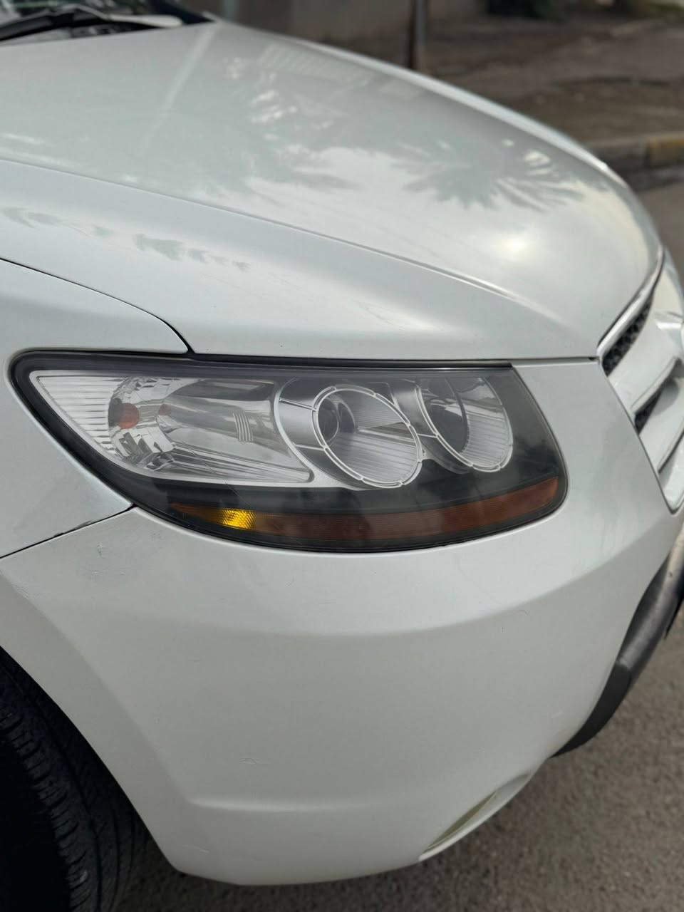 السلام عليكم هونداي سنتافيا موديل 2009 ماشيه 118 الف( بيها تلث مكانات صبغ )خليجي استيراد خاص فول مواصفات  واحد عله واحد فور ويل تحكمات ستيرن حساسات كامره فتحه  مرئي شفط ثلاجه تبريد ثلاث قطع سبعه اركب  كشنات جلد كير محرك 6 سلندر 2700 مكفول من البخار ول راجز ول تنقيص رقم بغداد الدولي الجديد بسمي هزه وسنويه جديده مكان السياره بغداد سعرها 122 وبيها مجال الشراي رقمي***********
