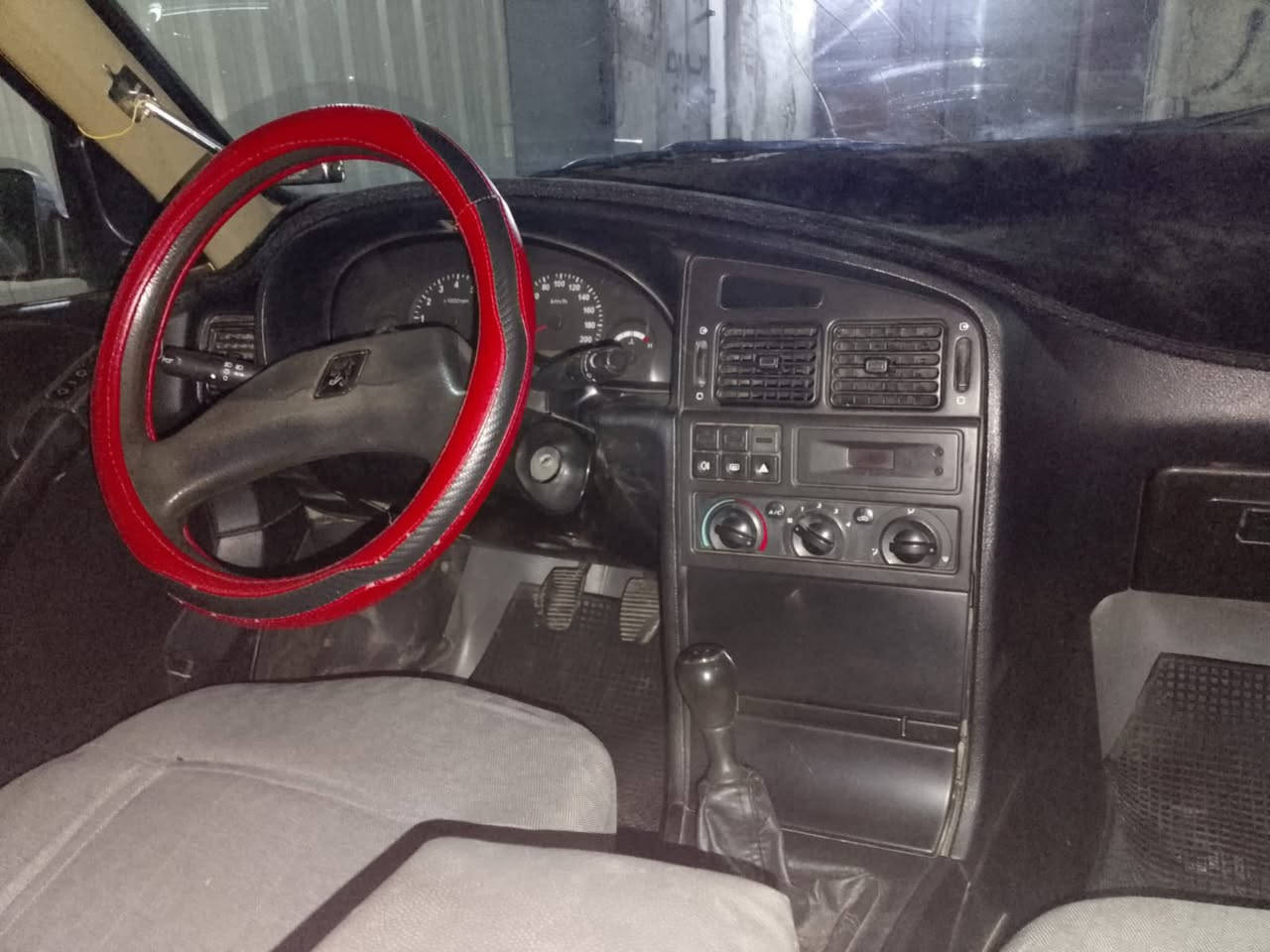 سلام عليكم بيجو روئ موديل 2009مصفره هيئه وغرامات رقم إنكليزي رقم مميز سياره بسمي تحويل ثاني يوم تبريد شغال سياره كلشي مابيها تخم تاير جديد سعر 35وبيها مجال العنوان بغداد قرب شيخ عبد القادر الكيلاني هاتف 📞 ***********
