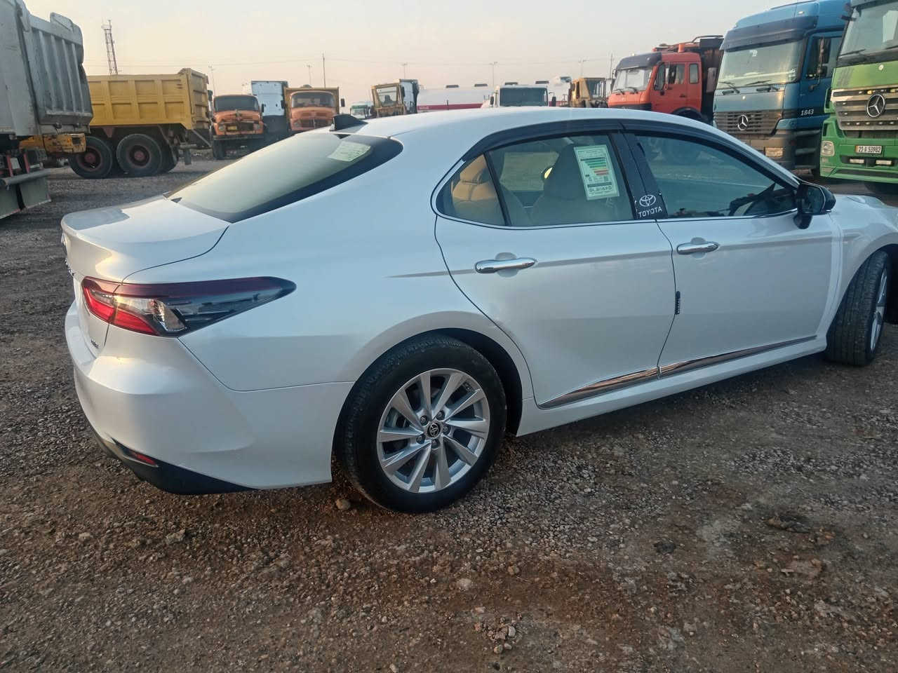 24 خليجي عبد لطيف اصلي
فول مواصفات 
بانزين فقط 
ماشيه 66
سعر 250
***********
