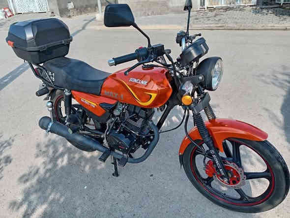 السلام عليكم سونك ماكس موديل ٢٥ وراق سكنر 
كفاله عامه ثالث تبديلت دهب مكينه ١٥٠ ظاقطه وزنجبيل
بدون رجه نعومه فول تايرات جوبلس تشغيل سلف
 السعر ب مليون 150 وبيها مجال العنوان العماره حي الجامعة  رقم صاحب الدراجه ***********
