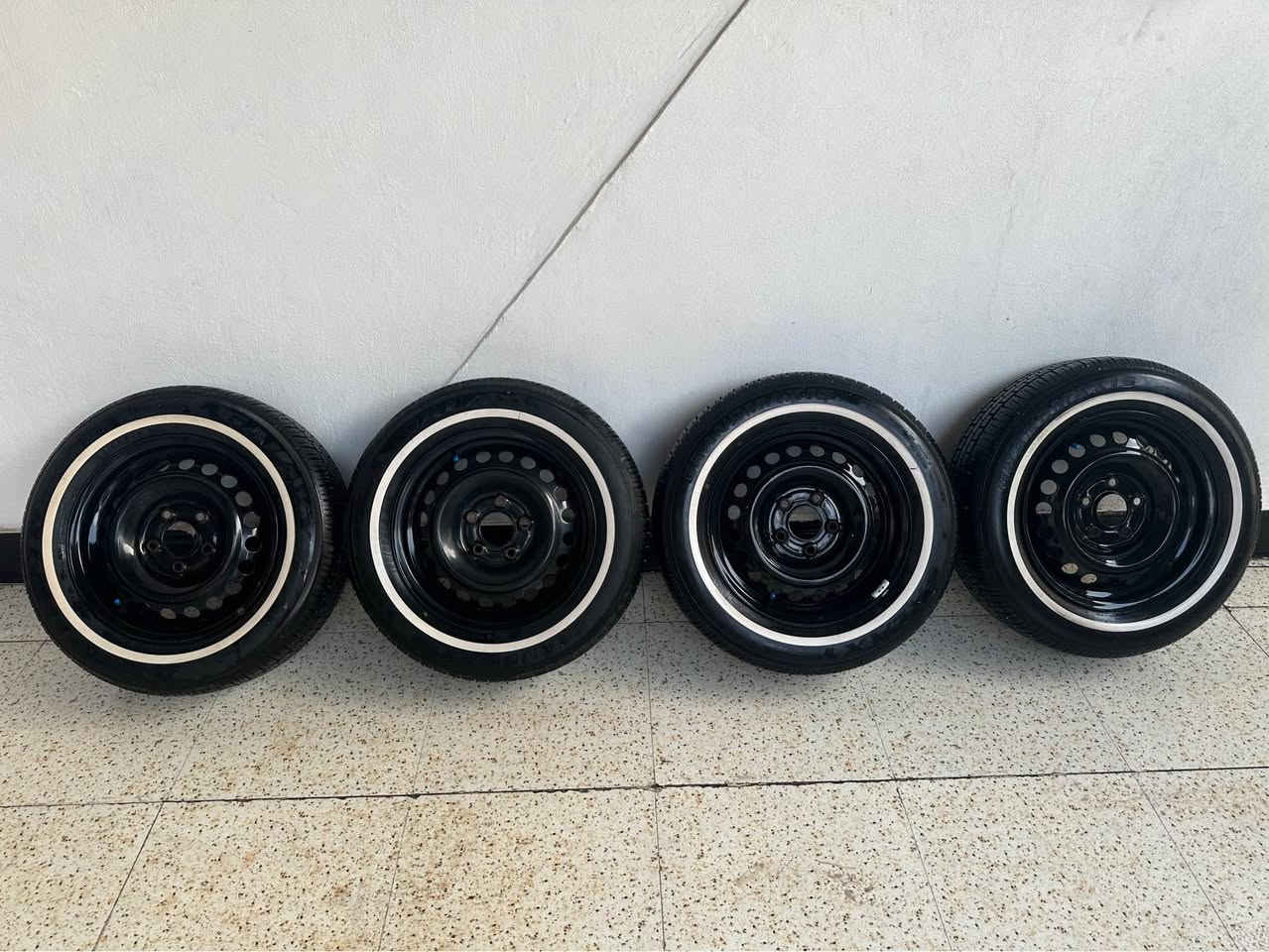 حجم 15 خمسه استد جديد صالي تقريبن ٢٠ يوم من شديتهن رنك وتاير جديد شديتهن رايدهن 375 (***********) البصرة, العراق
