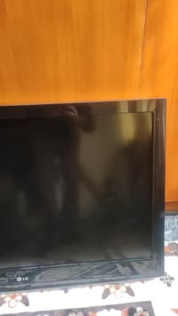 نظيف • ٤٢ بوصة • LCD