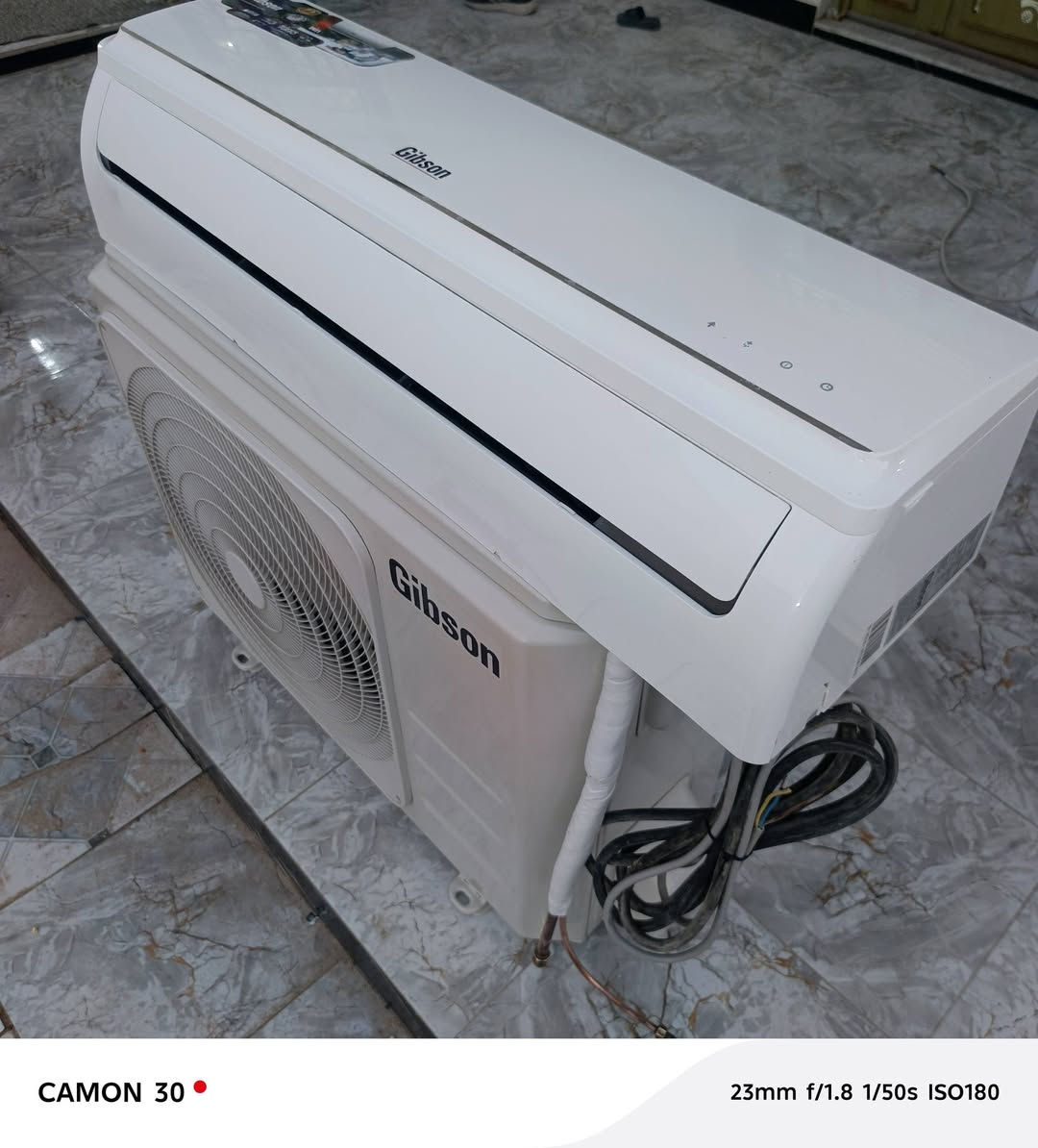 السلام عليكم سبلت جيبسون طن ونص للبيع اخو الجديد استخدام قليل كلش تبريد ثلج❄ غاز شركة ما داخل تصليح نهائيا كامل جيب وشد للاتصال على الرقم ***********
