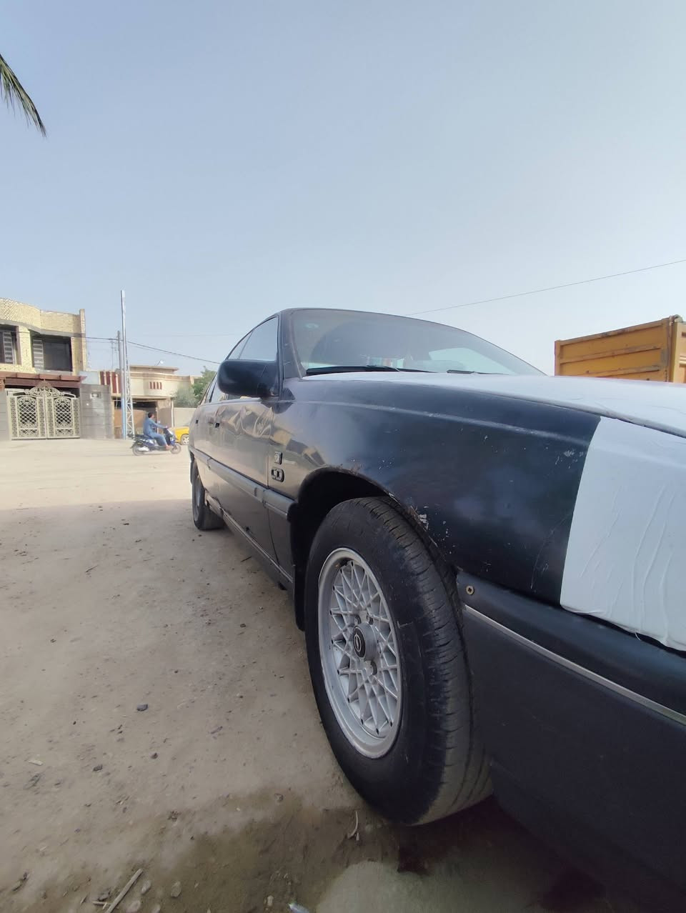 🚗 للبيع أوبل أوميكا موديل 1989 🚗
**المواصفات:**
- المحرك: 2000 سي شرط نضيف ومكفول، بدون نقص دهن
- الكير: أوتو ناعم جداً بدون دك 
- الداخل: شرط حيل نظيف، دواشيك، ، تخم تاير جديد- 

**السعر: 27 ورقه  للتفاوض بالمعقول**

**المكان:** الفلوجة - قرب شارع 60
**للاستفسار:*************

ملاحظة: السيارة للشراي
