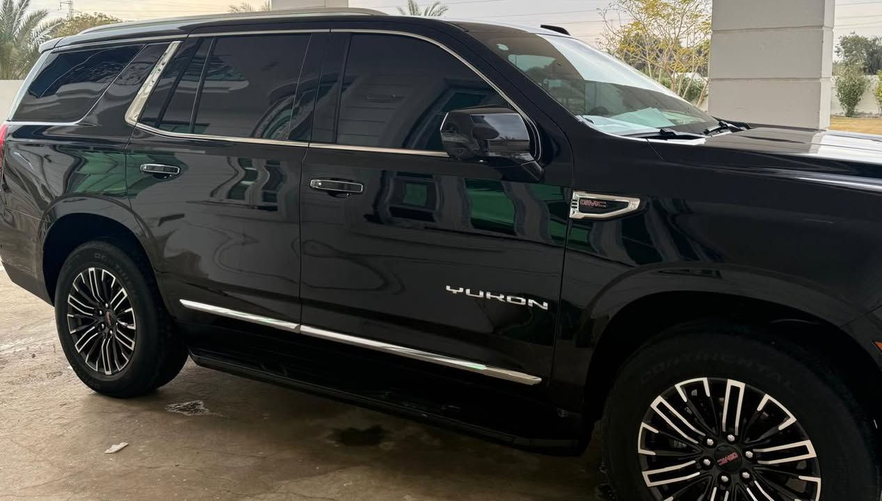 للبيع جمسي الفيشن 2025 
وكاله المنصور 
مغلفة ppf 
مكفول كفاله عامه من الشخط 
السعر 635 $
رقم الهاتف ***********
