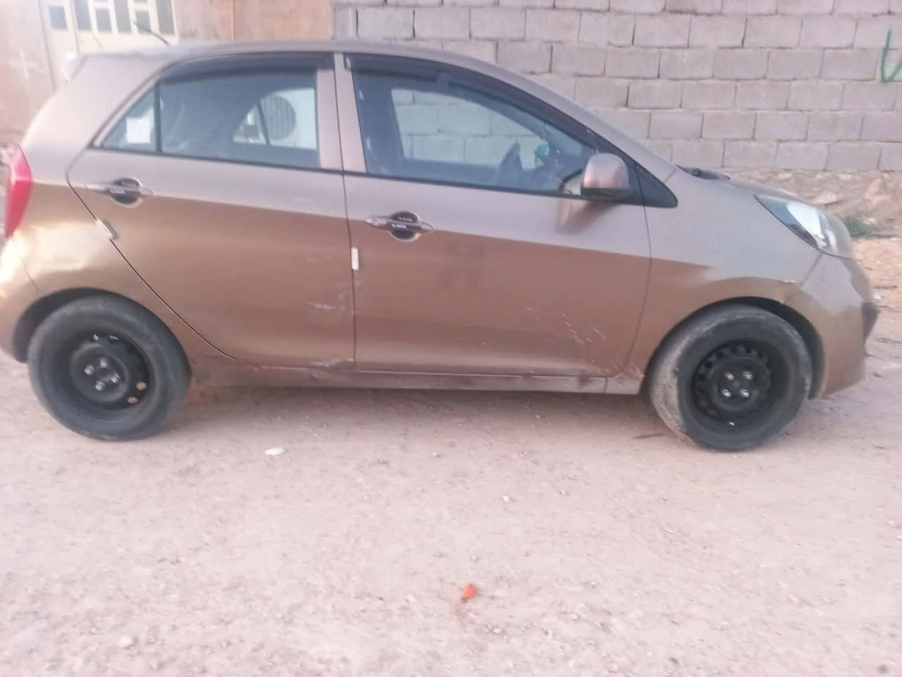 🚗✨ السلام عليكم
فرصة حلوة لعشّاق السيارات الاقتصادية 👀🔥

سيارة كيا بيكانتو موديل 2012
✔️ مكفولة من الصبغ والضربة
✔️ بيها جراد خفيف فقط

🔧 المواصفات:
• مكينة / كير / تبريد — تمام 100% ❄️
• صدر وتخم نظيف
• تايرات + دوشمة بحالة جيدة
• تبريد ثلج وجاهزة للاستخدام اليومي

📄 رقم جديد
🔁 تحويل فوري ثاني يوم

💥 السيارة مرتبة وحلوة ومريحة بالاستعمال

🤝 أقبل مراوس بسيارة أعلى (سيارة عالية) مع دفع الفرق

💰 السعر: 77 وقابل للنقاش

📍 المكان: بغداد – الزعفرانية

📞 للاستفسار: ***********
📱 واتساب: ***********
