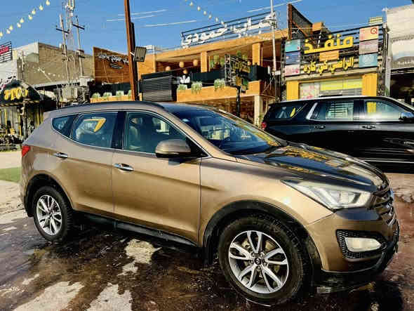 السلام عليكم 
سنتافي 2015 خليجية 
6 سلندر محرك 3300 دفع رباعي 

رقم بغداد سنوية ب اسمي

تخم تايرات جديد 

7 راكب 

تبريد ٣ قطع ثلج

حساسات خلفية و امامية

شاشة كبيره لمس

سونار مرفق بالمنشور فقط صبغ اثر شخوط بدون دواخل ولا ايرباك

السعر 165 وبيها مجال بسيط 

***********
