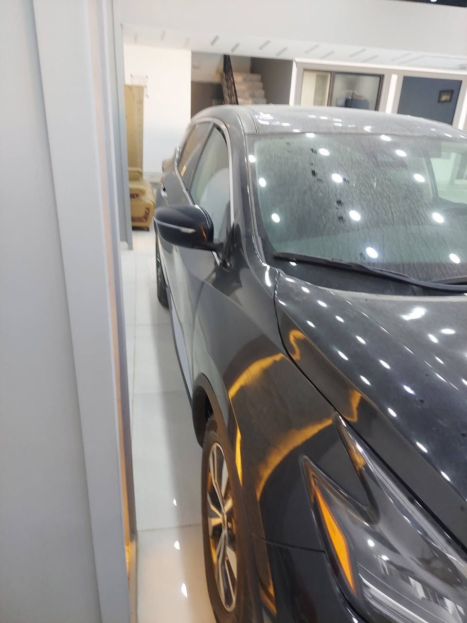 للبيع سيارة مورانو موديل ٢٠٢٣ مامرقم بيها صبغ بنيد وجاملغ بدون شواصي السعر ١٣٥٠٠$مول***********
