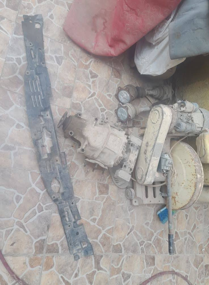 السلام عليكم 
غراض هارتوب و بطه وارنب 
كلهن انضاف شرط الشغل 
ديلكو مع الوايرات ٧٥ الف 
ظفيره نظيفه حيل سعرها ١٠٠ الف
اكسن مع الدرايمات ٢٠٠ الف
بخاخات مع المصدره ولف راجع شرط الشغل سعرهن ٨٠ الف
طبلات خلفيه شرط الشغل والنظافه سعرهن ١٩٠ الف الزوج

عندي غرفه كامله هارتوب نقصها بس ابطاين الاماميات سعرها كامله ٦٠٠ 
دشبول كامل نظيف
كشنات كامله كهرباء
فرس نظيف 
ابطاين خلفيات جدد
تنته والكصه مالتها جدد
دشبول خلفي جدد
دركه مع الكفرات جدد

مكانها الحله حي العسكري 
***********
