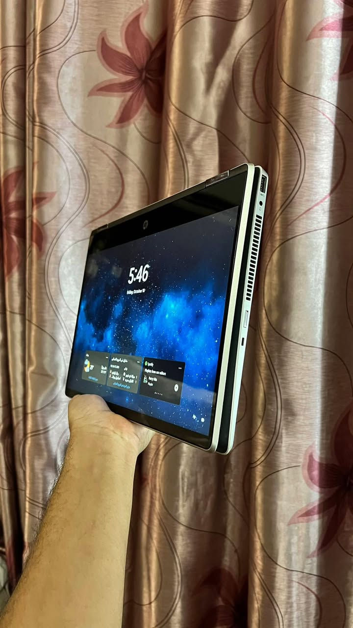 اسم الجهاز : HP Pavilion X360
حجم الشاشة: 14 - تعمل باللمس
خاصية التحويل: الشاشة تدور 360 درجة فيتحول إلى تابلت
المعالج: Intel Core i5 (الجيل العاشر) 
الرام: DDR -8G بسرعة 3200 MHz
كرت الشاشة: Intel UHD Graphics (مدمج)
سعة التخزين: SSD - 256GB
النظام: Windows 11 / 64-bit
اللمس: يدعم القلم واللمس المتعد 

الجهاز إستعمال خفيف جداً فقط برامج اوفس 
السعر 300 الف قفل


**إذا كنت صاحب هذا الإعلان وتريد حذفه لأي سبب، رجاءا أرسل رسالة إلى الدعم الفني**
