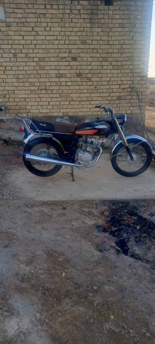 سلام عليكم  دراجه للبيع موديل 20اوراق اصولي
 عوزهه نواقص بسيطه مكان شطره 
رقم الهاتف ***********
