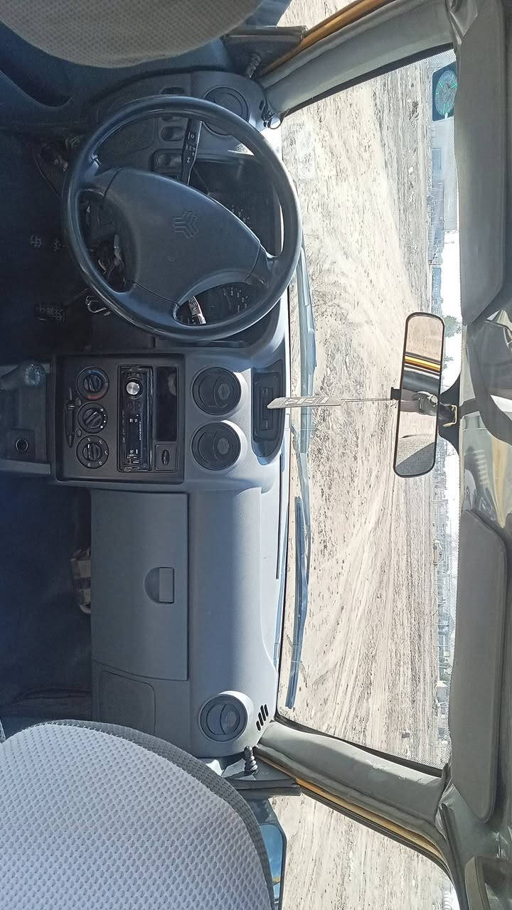 السلام عليكم سايبه للبيع 2013رقم انكليزي هيئ وقرامات مصفره كير ومكينه خير من الله شواصي مكفوله سيارة مرشوشه جماليه لا ضربه ولا معجون كهربائيات شغاله حداديه خير من الله فقط تبديل ادرايم دواخله نضيفه مابيهه خياسات السعر 34وبيه مجال للستفسار رقم ***********
