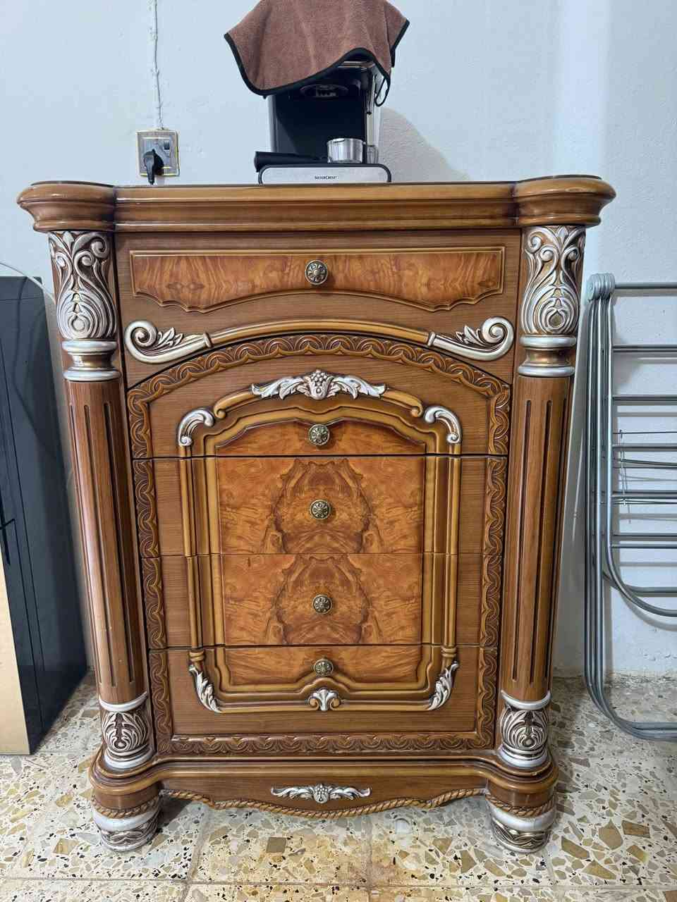 غرفة نوم تركي نظافة جيده السعر 450 الف للتواصل هذا الرقم ***********
