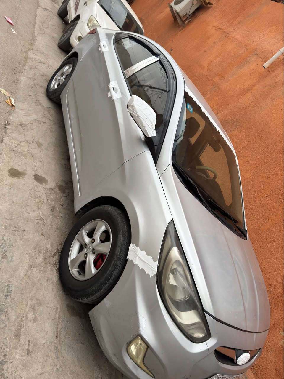 السلام عليكم اكسنت 2013 خليجي جاهزه كير ومكينه وحداده رقم ذي قار انكليزي هزه جديده السياره بلبصره وراعيهة يمي شرط التحويل البدي بدون ضربه بيه مكانات صبغ السعر 85 وبيه مجال *********** البصرة, العراق
