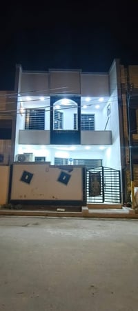 دار للبيع كما موضح تفاصليه داخل الفديو . منطقه الدوره ارض الحشد السعر ...