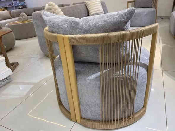 كلاس كلاس الان عند عنوان الذوق والجمال
فقط جديد تركي ماركه روعه
كرسي دوار اتكيت من ضمن القنفه جمال راقي 
قماش خاولي حرير ناعم 
خشب طبيعي كلة
 للحجز *********** واتس 
متوفر جميع فروع أنتيكا الثلاث 
الفرع الاول شهداء البياع 
الفرع الثاني بغداد الجديدة 
الفرع الثالث المشتل تقاطع الأجراس
