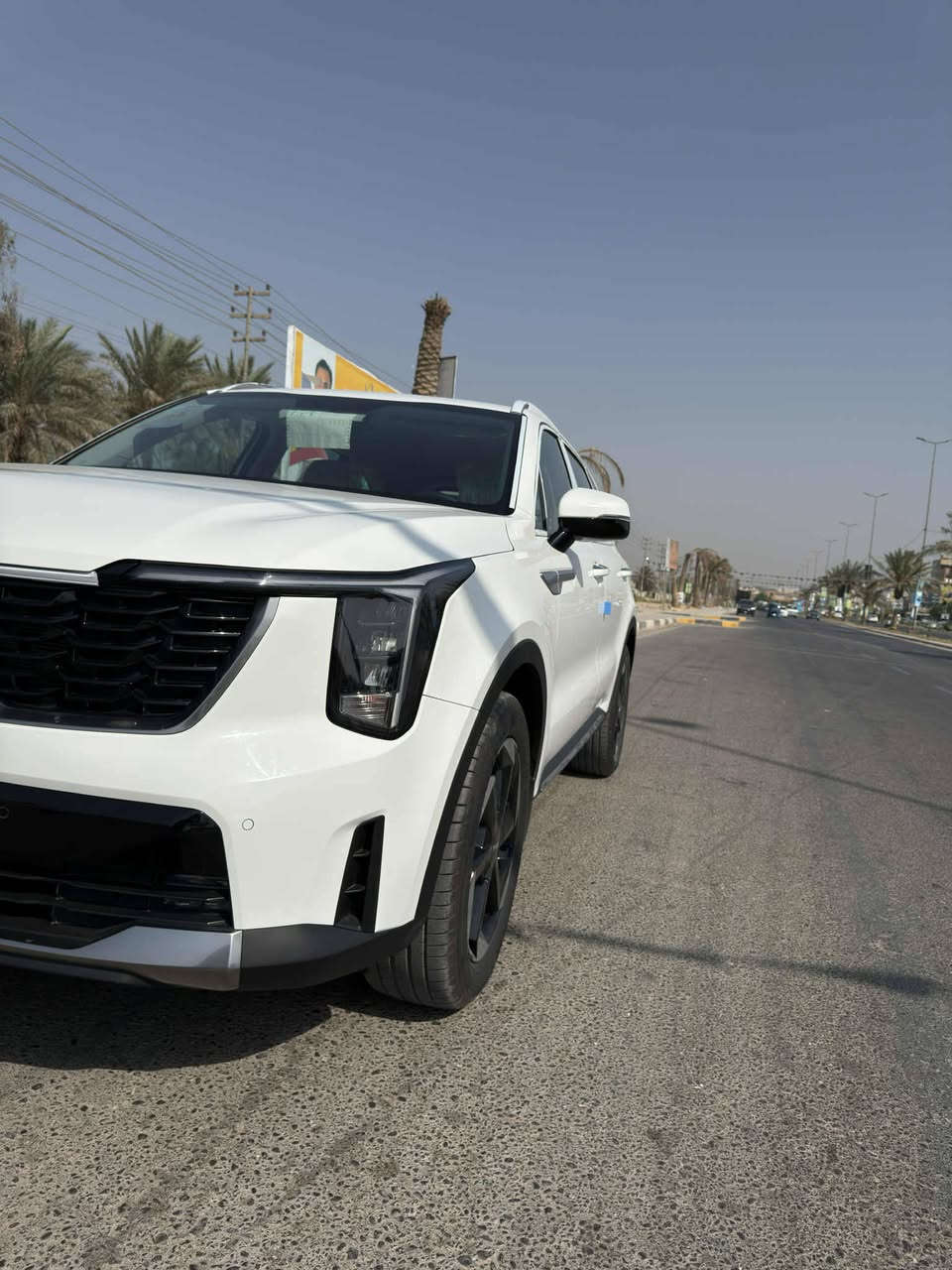 السلام عليكم للبيع سيارة سورنتو موديل ٢٠٢٥ زيرو ٤سلندر ويل ٢٠ والكير عصا هندبريك رجل والجنطه كهرباء بصمه وتشغيل عن بعد وشحن وايرلس وتبريد منفصل ٧ راكب وبقية المواصفات المعروفه للاستفسار الاتصال *********** مرقم بغداد وباسمي السياره
