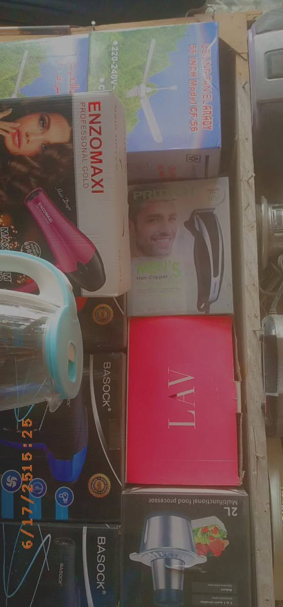 # اعلان 

يوجد لدينا مواد منزلية خلاطات/غلايات/مراوح سقفية 

شسورات/مفرغات 

بأنسب الأسعار تصفيت محل 

العنوان/حله/حي مهندسين/قرب اسواق الكفيل 

للاستفسار اتصلوا على الرقم ***********
