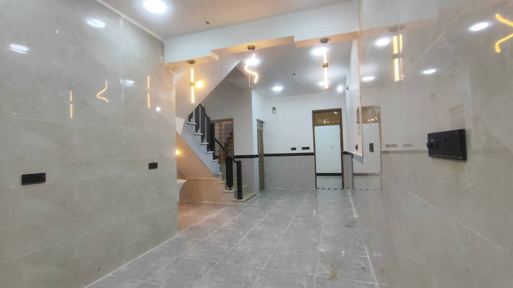 🏢دار للبيع طابو صرف جاهز للتحويل : 
حي نهاوند قرب البطاقه الوطنيه 🏢المساحة: ( 100متر مقابل ساحة)
جديد فارغ حالياً يتكون من غرفة وصاله ومطبخ واستقبال وصحيات
مكتب عقارات هدى ميسان 🏡عنوان المكتب حي نهاوند 
المكتب مجاز  من قبل الدوله
للاستفسار الاتصال رقم الهاتف 
        او مراسله واتساب 📞
*********** ضياء ابو اميرالكعبي 
ملاحظه: توجد لدينا عروض أخرى في محافظه ميسان مركز المحافظه عمارة, ميسان
