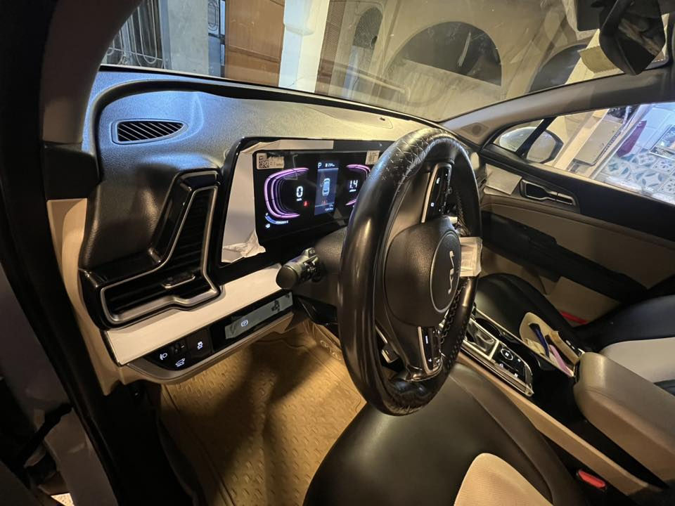 للبيع او المراوس وحسب القناعة سبورتاج KN خليجي مكفولة كفالة عامة لا صبغ ولا بارد ولا شخوط موديل 2022 فول مواصفات عدا القماره حديد ( بصمة أبواب ، بصمة تشغيل ، صندوق كهرباء، كراسي كهرباء، تدفئة في الكراسي ، تدفئة في الاستيرن، رادار ونقاط عمياء ، أربع مودات قيادة ، نظام منحدرات ، هاندبريك بصمة ، حساسات لأربع اطارات ، حساسات امامية وخلفية ، كامرة دوارة، شاحن موبايل لاسلكي، شفتات ستيرن ، وباقي المواصفات المعروفة) السعر 218 للشراء الاتصال على ***********
