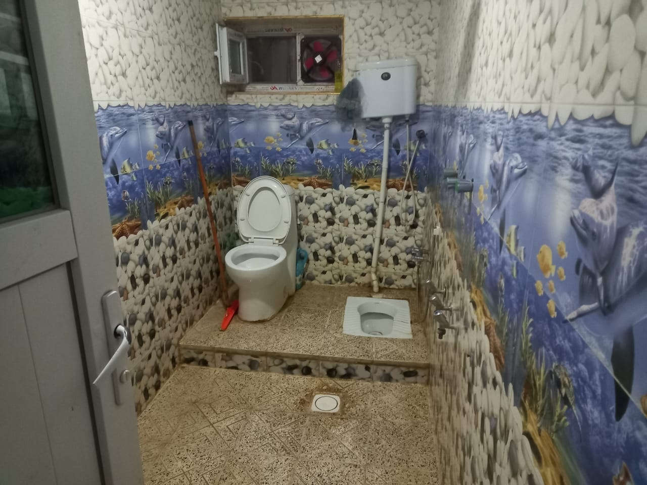 🏡 بيت للبيع – فرصة مميزة
📍 مجمع بيتي الأول – فئة B (تصميم فئة A)
✨ شغل درجة أولى وتشطيب راقٍ
🔹 يتكون من:
• 4 غرف نوم
• صالة كبيرة
• 3 صحيات
• استقبال أنيق
• مطبخ حار وبارد
• كراج سيارة
• حديقة جميلة
📸 كما موضح بالصور
────────────────
✍️ اكتب تم توصلك الرد بكامل التفاصيل
────────────────
📞 للاستفسار:
***********
***********
🏢 مكتب حسن دوش للوساطة العقارية
📍 مجمع بيتي الأول – مقابل الأميرات الثانية
✔️ المكتب مجاز رسميًا
