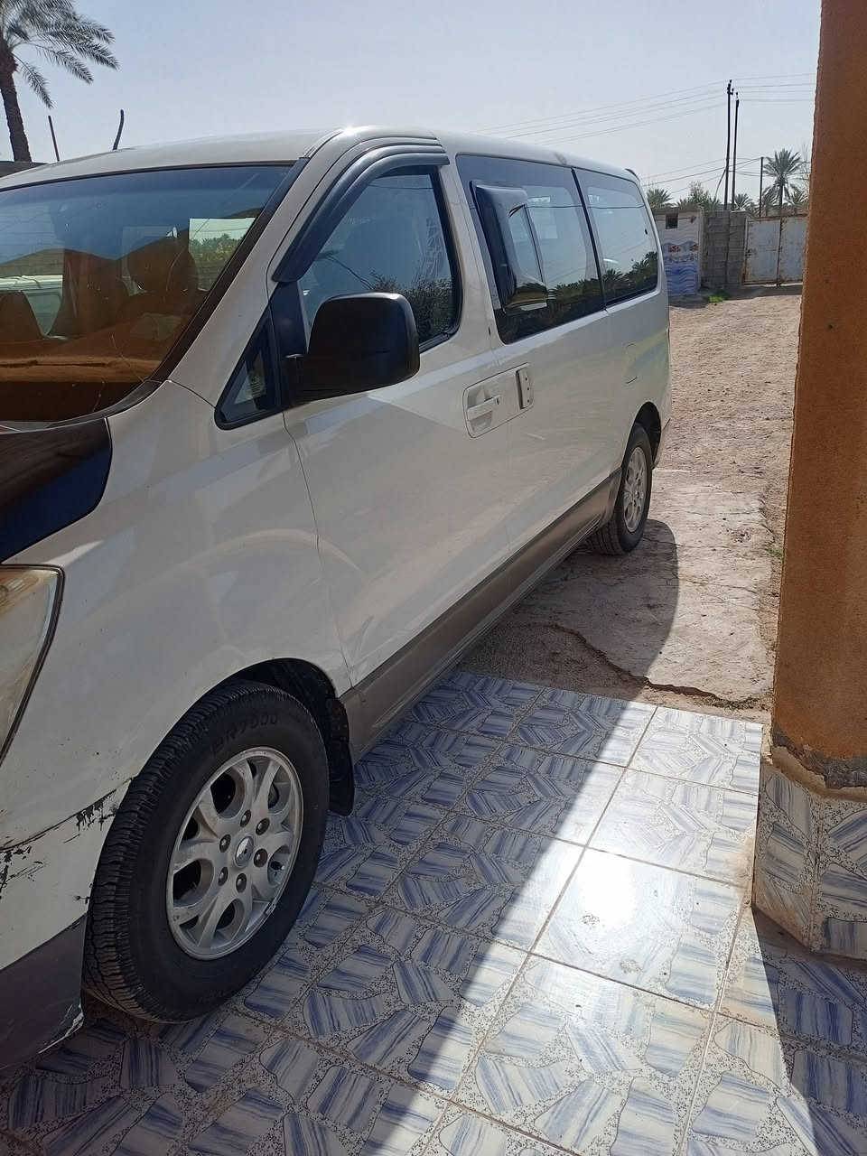 السلام عليكم ستاركس موديل 2011 محرك مفتوح كير اكسل خير من الله دوشمه نظيفه صدر خلفي  امامي جديد تخم تاير فقط قطعه صبغ يم قبق الكاز وبيها مكان بارد بالجاملغ الخلفي رقم ديالى انكليزي السعر 143 وبيه مجال شي قليل 
رقم الهاتف ***********
مكاني ديالى
