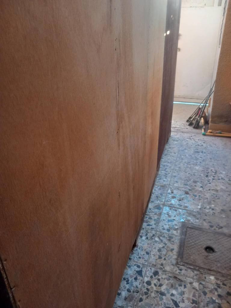 كنتور خمسه باب مستعمل توصئ العرض3متر  الارتفاع مترين و 17 سم العمق 60  السعر 350  وبي مجال العنوان بغداد الكرخ تقاطع درويش البياع شارع البداله الانتصارسوق اميمه فرع مجمع الرازي ع اليمنه منتصف شارع ع اليسرى خلف مي اور
***********
*********** بغداد, العراق
