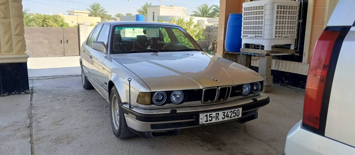 بي ام موديل 91رقم انبار انكليزي تحويل مباشر سعرها 60 اوبيها مجال مكانها الأنبار رمادي رقمي 
***********
تبريد 🥶 أي نقص ماكو سياره كلش حلوه
