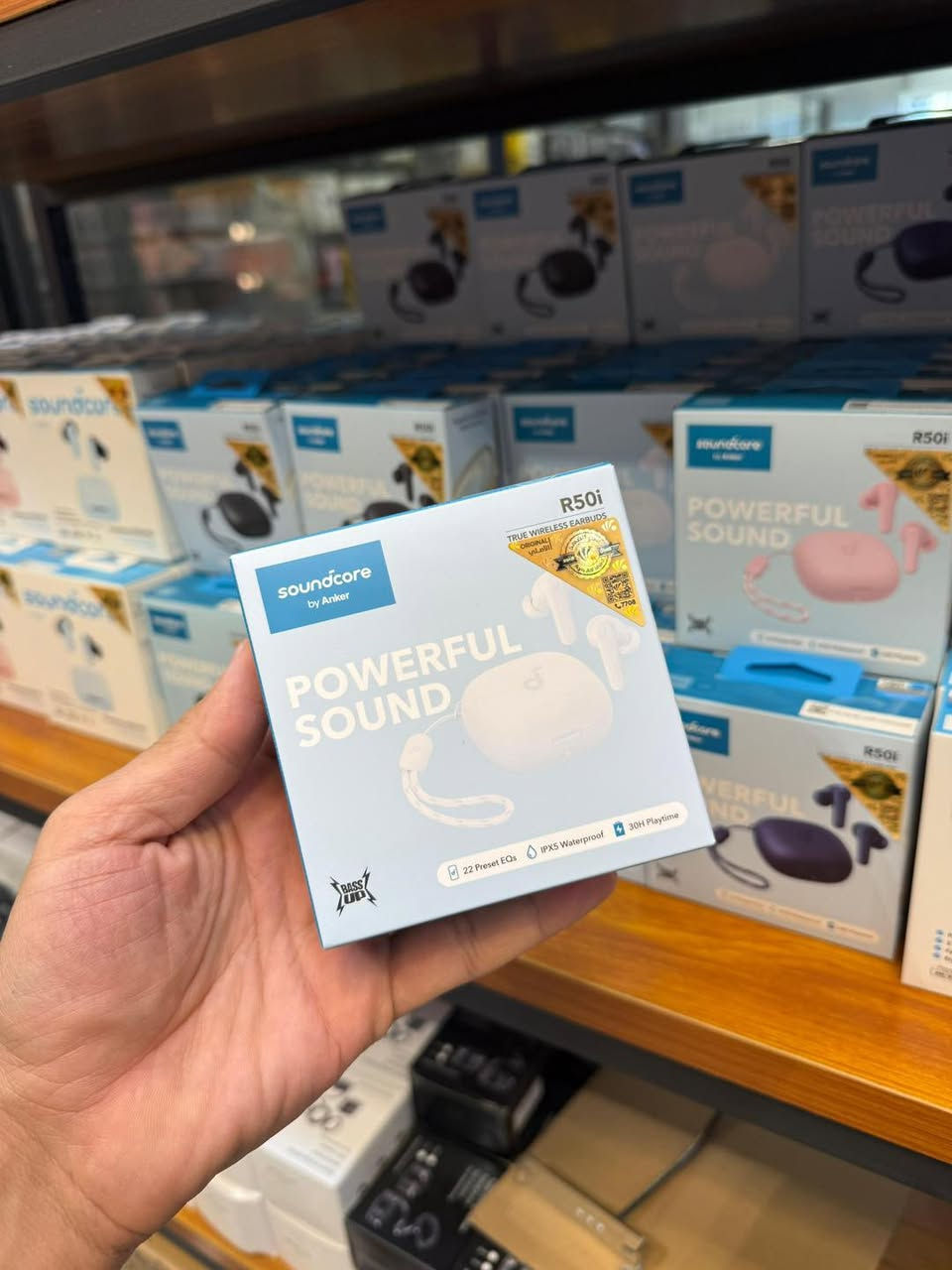 السماعة الغنية عن التعريف 𝐒𝐨𝐮𝐧𝐝𝐜𝐨𝐫𝐞 𝐑𝟓𝟎𝐢 🔥
✅السعر 28،000 الف توصيل مجاني 🚚
👁️ضمان وكالة عين الفهد 👁️

✅المواصفات السماعة 🎧
♦️2 من المايكروفون الذكي 
♦️خفيفة الوزن 
♦️30 ساعة من الاستماع
♦️شحن سريع لمدة 10 دقائق تعطيك ساعة من الاستخدام
♦️بلوتوث 5.2 المتقدم في جودة الصوت 
♦️تستطيع العمل بالسماعة اليمين فقط او اليسار فقط أو الاثنين معا
💦تتحمل العرق والمطر
♦️تحكم كامل من خلال برنامج السماعة ساوند كور 
✅تدعم اجهزة الاندرويد  والايفون


**إذا كنت صاحب هذا الإعلان وتريد حذفه لأي سبب، رجاءا أرسل رسالة إلى الدعم الفني**