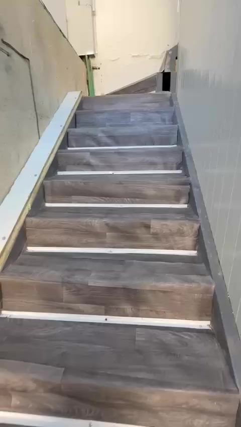 مشتمل للإيجار بيه غرفه 5/6 الغرفة الثانيه 3/5 ومطبخ 3/5 وهول صغير بناء جديد البصره الجبليه قرب السوق الأصفر مطلوب عائله صغيره سعر, 500قطعي للاستفسار ***********
