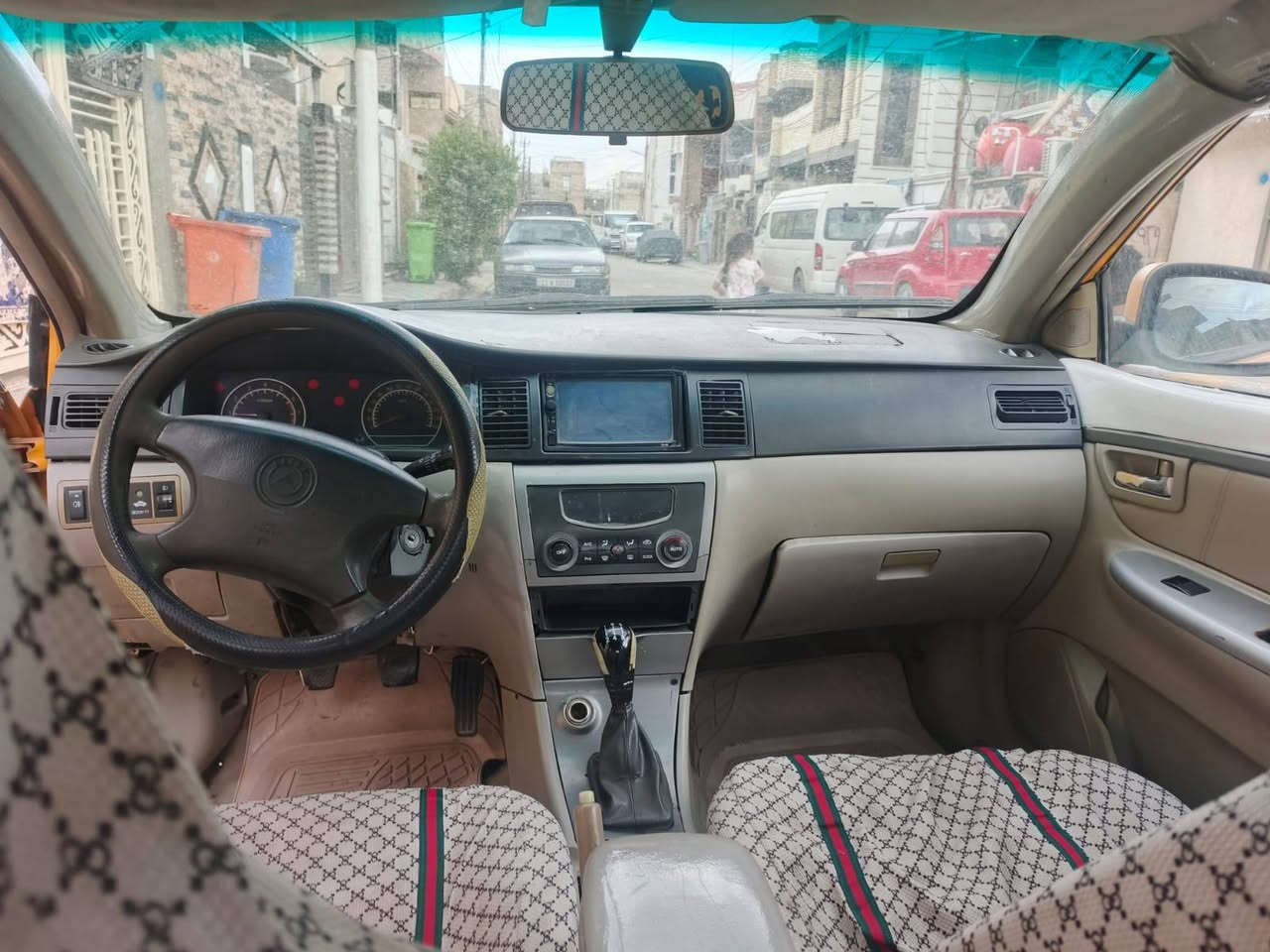 موديل 2012
سياره تخم تاير نضيف محرك جديد تبريد ثلج ويه السويج 
سياره مبدل بيه بنيد ولباقي شوف العين سايره نشتغل بيه تكسي 
#العنوان #زعفرانيه #اربع #شوارع  
السعر 27  ورقه عليه 100 غرامه وهيئه 250 تنزل من سعره 
***********  بي واتساب موجود
