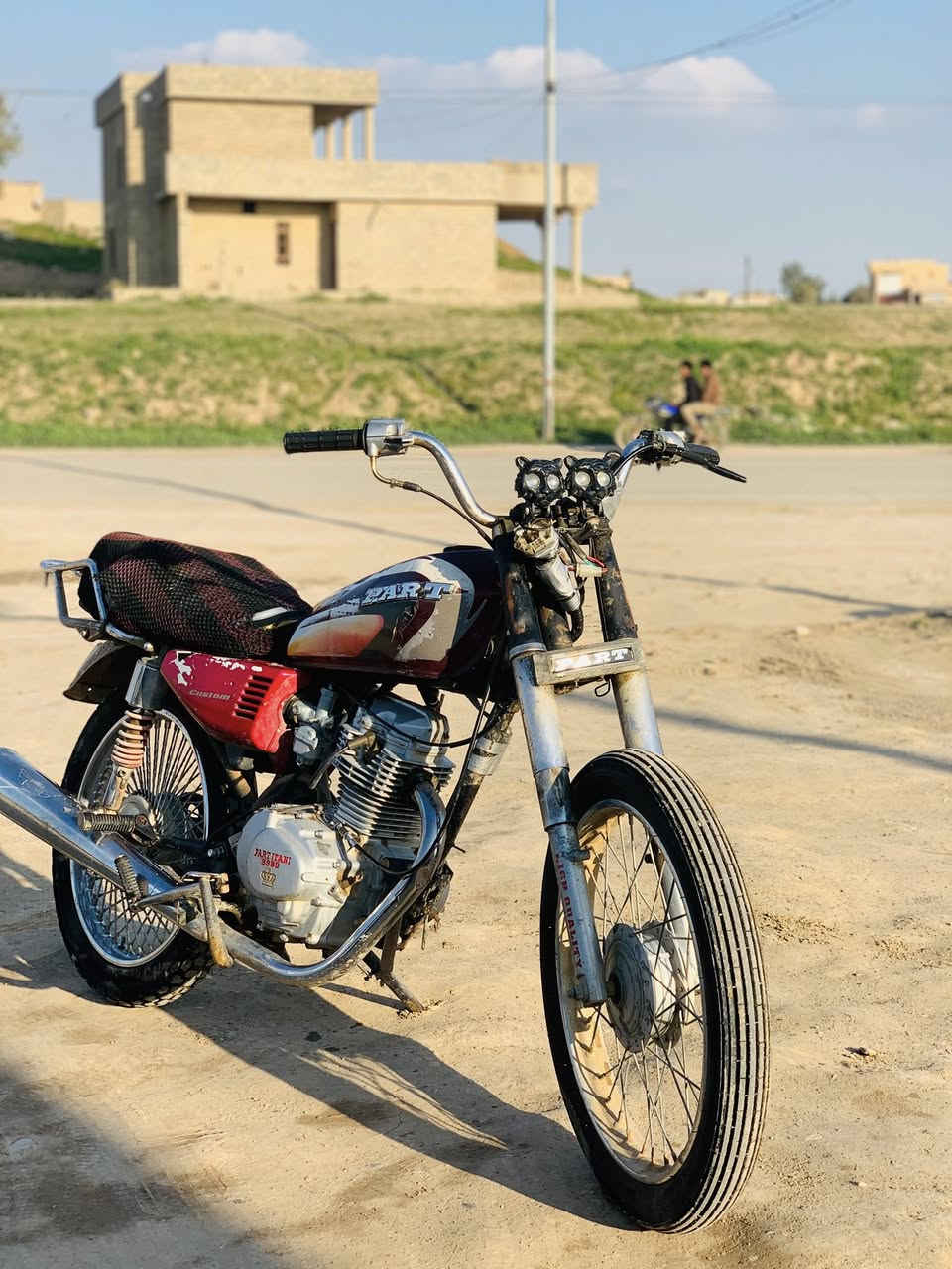 السلام عليكم بارت 9999 تسعات نضيف حيل شلعة ومعدل خدمي حيل كهربائيات شغاله كلشي شغال ماناقصو شي محرك نضيف كلشي نضيف #الســعــر170 وبي مجال شي قليل
للاتصال⬅️ ***********
موشراي لاتبزعنييي
