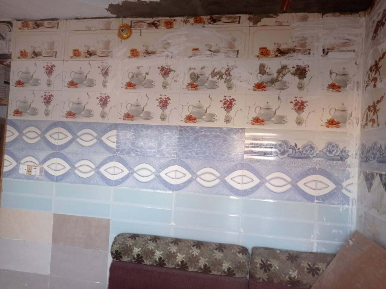 دار للبيع طابو صرف زراعي خلف السايلوا مباشر شارعها 6 متر قرب المولدة المساحة 115متر البناء 
الأساس طابوك والبناء بلوك مع شيلمان 
تحتوي على غرفة نوم عدد 1
صاله كبيرة 
مطبخ 
طارمة كبيرة يمكن بناء استقبال 
بالإضافة إلى وجود صيحات خارجية 
للاستفسار مراجعة مكتب القبطان أو 
 الاتصال على الرقم التالي ***********
