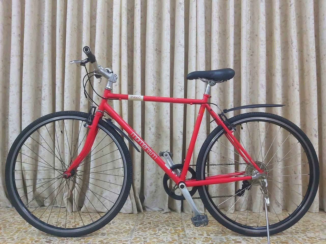 دراجة نوع 700c ماركة momentum مومنتم ياباني نظافة 95/% 

السعر 100الف وبي مجال 

((العنوان/بغداد/البلديات)) رقم الهاتف ***********
