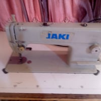 مكينة خياطة • أجهزة منزلية