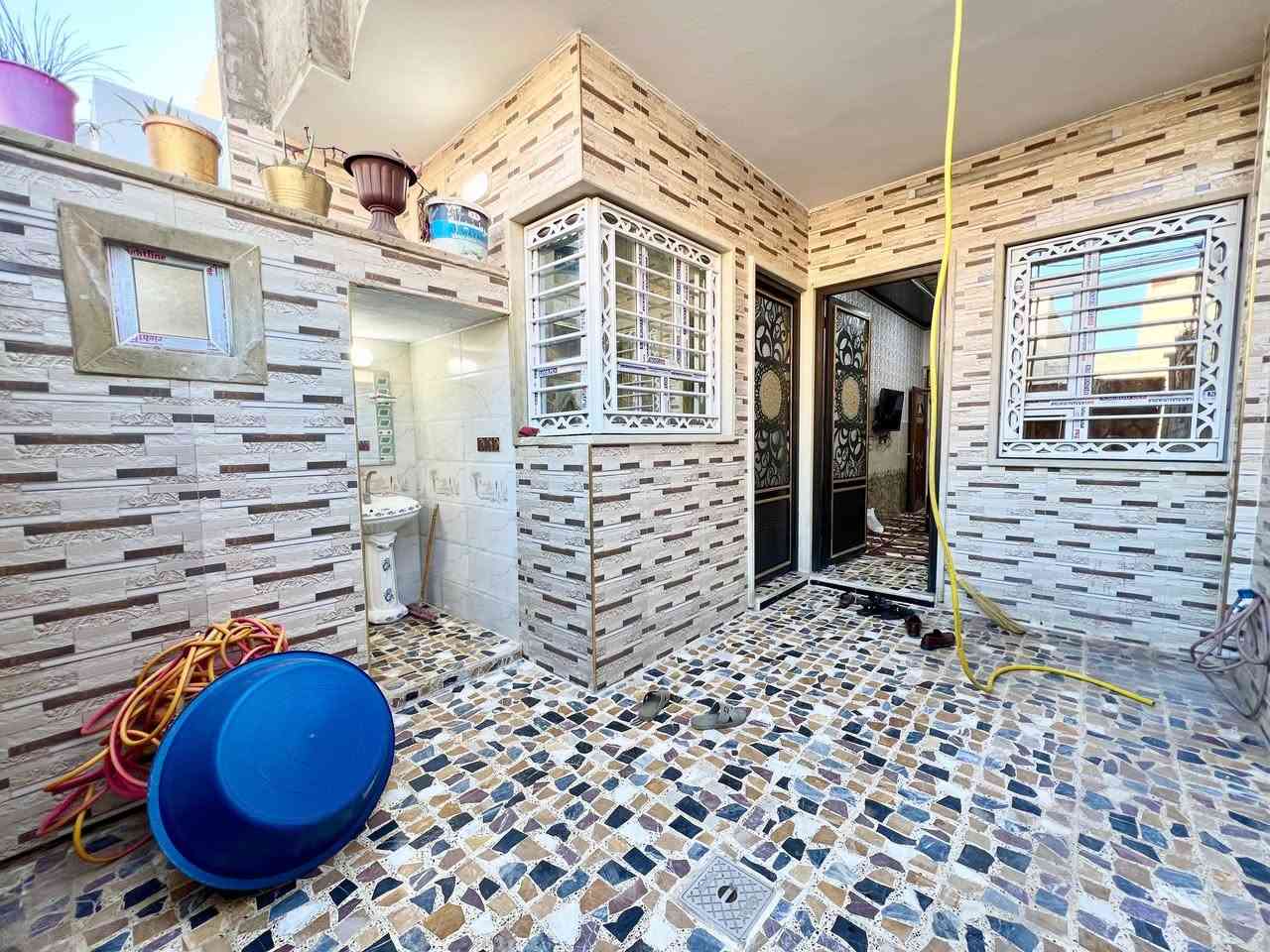 بيت للبيع سكني ملك صرف طابو الزهور 
المساحة ١٠٠ متر ٥×٢٠
طابق ونص غرفتين نوم 
المنطقة حي السماح/التسعين
السعر ٩٠ مليون قابل للتفاوض 
للاستفسار الاتصال على الارقام التالية:
مكتب ركن السماح للعقار 
***********
***********
***********
***********
