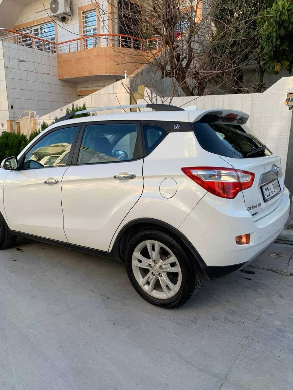 شانجان
مودیل 2014
گێڕ مەکینە بەشەرت
هیچ خەلەلوو مەسرەفێکیی نییە
تەبریدوو کارەبایی بەشەرت
1 پارچەو پەڵەیەک بۆیاخە
دەعموو لێدراویی نییە
زۆرپاکو بێ مەسرەفە
سەنەوی بۆ 2029 تازەیە

عنوان سلێمانیی
***********

بدون دعم بدون حادس
بس قطعە نص صبغ
سنەوییە جدید بااسمیی 

گیر محرک تبرید کلش بشرط
بدون مصرف  سیارە جااز 

عنوان سلیمانییە السليمانية, العراق
